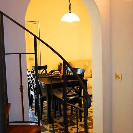Casa Barranco Semesterbostad Cefalù